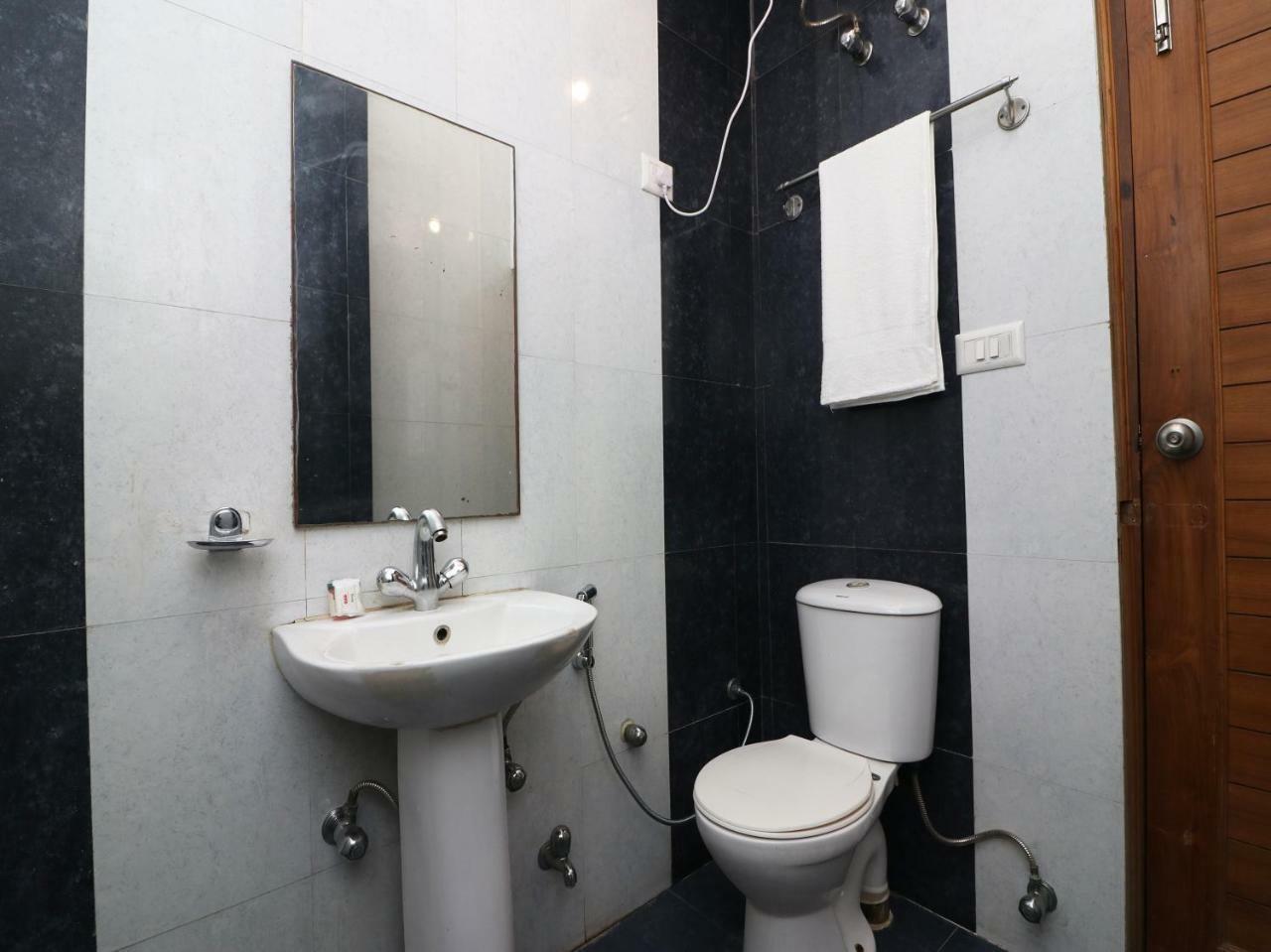 Nest Residency Faridabad Luaran gambar